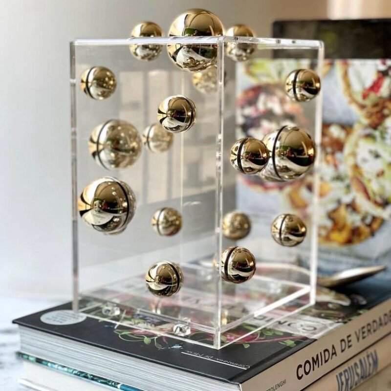 Escultura Classic Match Gold